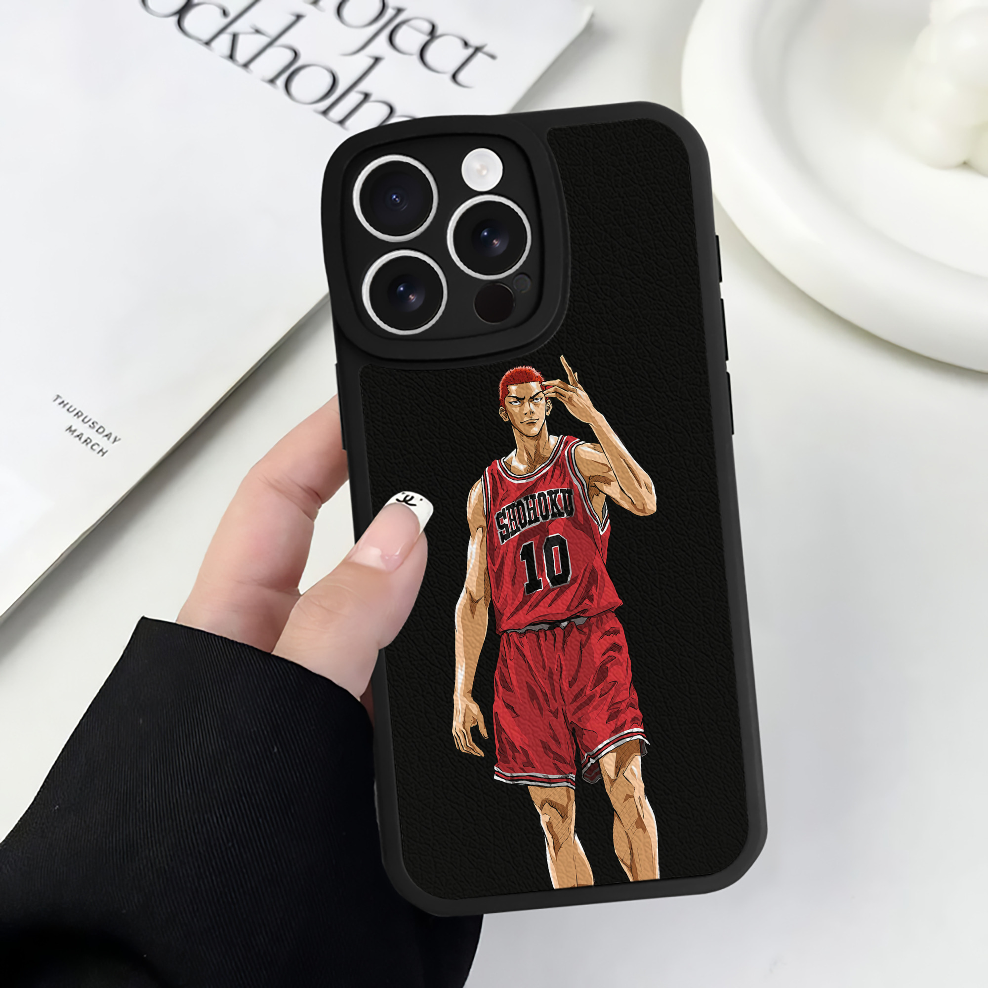 （画像用） SLAM DUNK／スラムダンク 【iPhone 16シリーズ対応】シリコンスマホケース（レザー調） 材質：シリコン